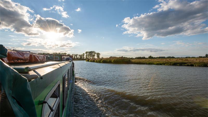 Auf Exkursion mit dem Tidenkieker auf der Elbe rund um Krautsand.