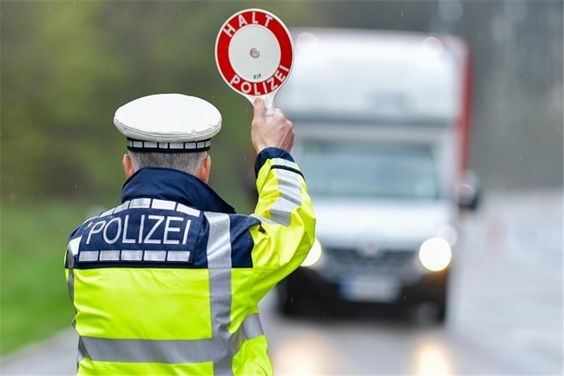 Auf Hamburger Stadtgebiet wird an diesem Donnerstag von 4 bis 22 Uhr verstärkt durch die Polizei kontrolliert. Foto: dpa-Bildfunk