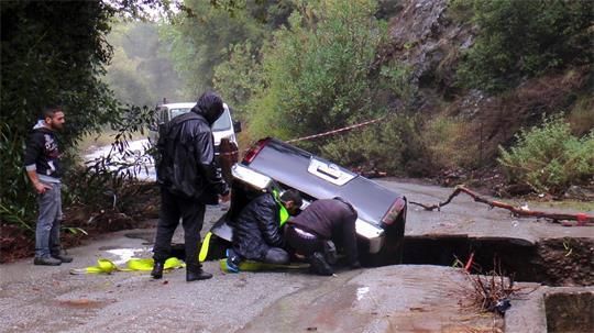 Auf Kreta führen Unwetter zu Überschwemmungen und Straßenschäden.