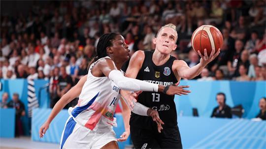 Auf Leonie Fiebich wird es bei der Basketball-WM ganz besonders ankommen. (Archivbild)