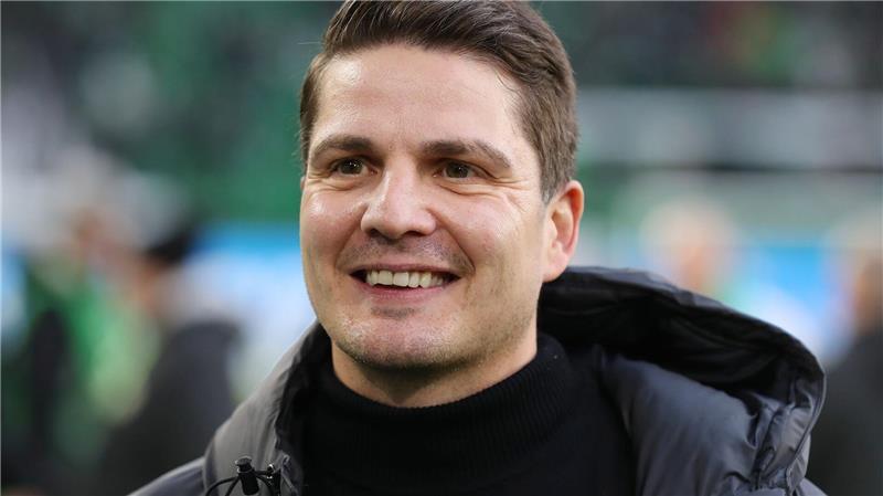 Auf Stürmersuche: Wolfsburgs Sportdirektor Pirmin Schwegler.