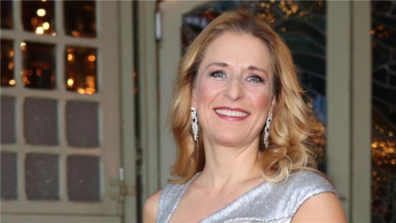 Trauer um Mutter - Mross sagt Sonntagsshow ab Auf Wunsch von Mross übernimmt Hertel die Moderation.