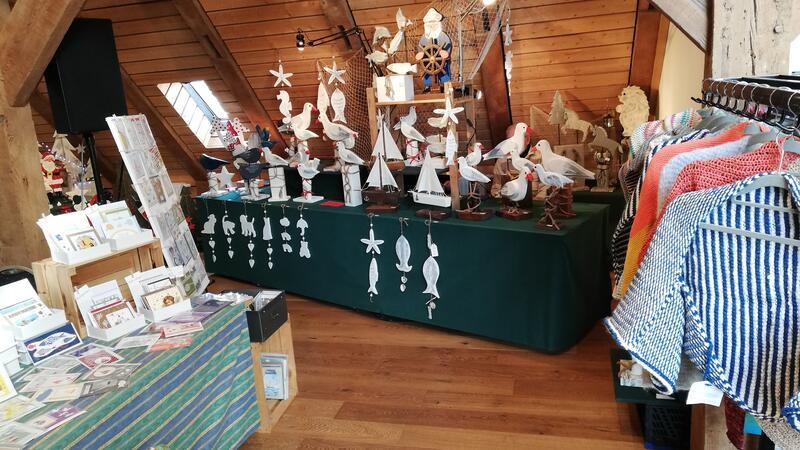 Adventsmarkt im Kornspeicher in Freiburg Auf allen Etagen im weihnachtlich geschmückten Historischen Kornspeicher wird Kunsthandwerk geboten.
