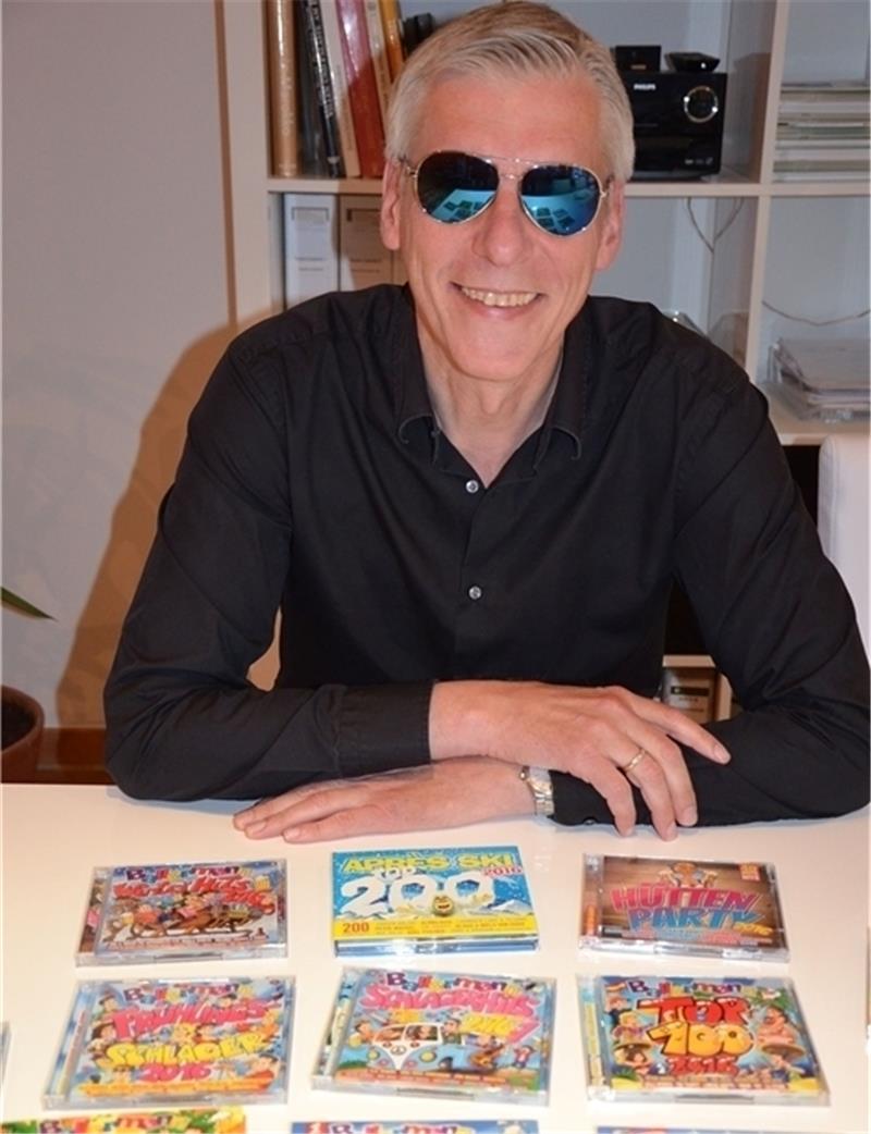 Auf annähernd 30 Party-Samplern ist Henning Knorr mit seinen jüngsten Songs vertreten.