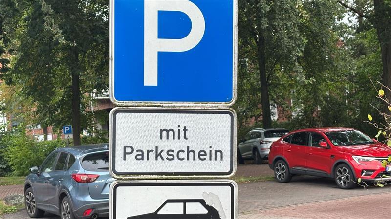 Auf dem Altstadtparkplatz soll ab 2027 der Parkplatz 80 Cent je angefangene 20 Minuten kosten - das sind 10 Cent mehr als bisher.