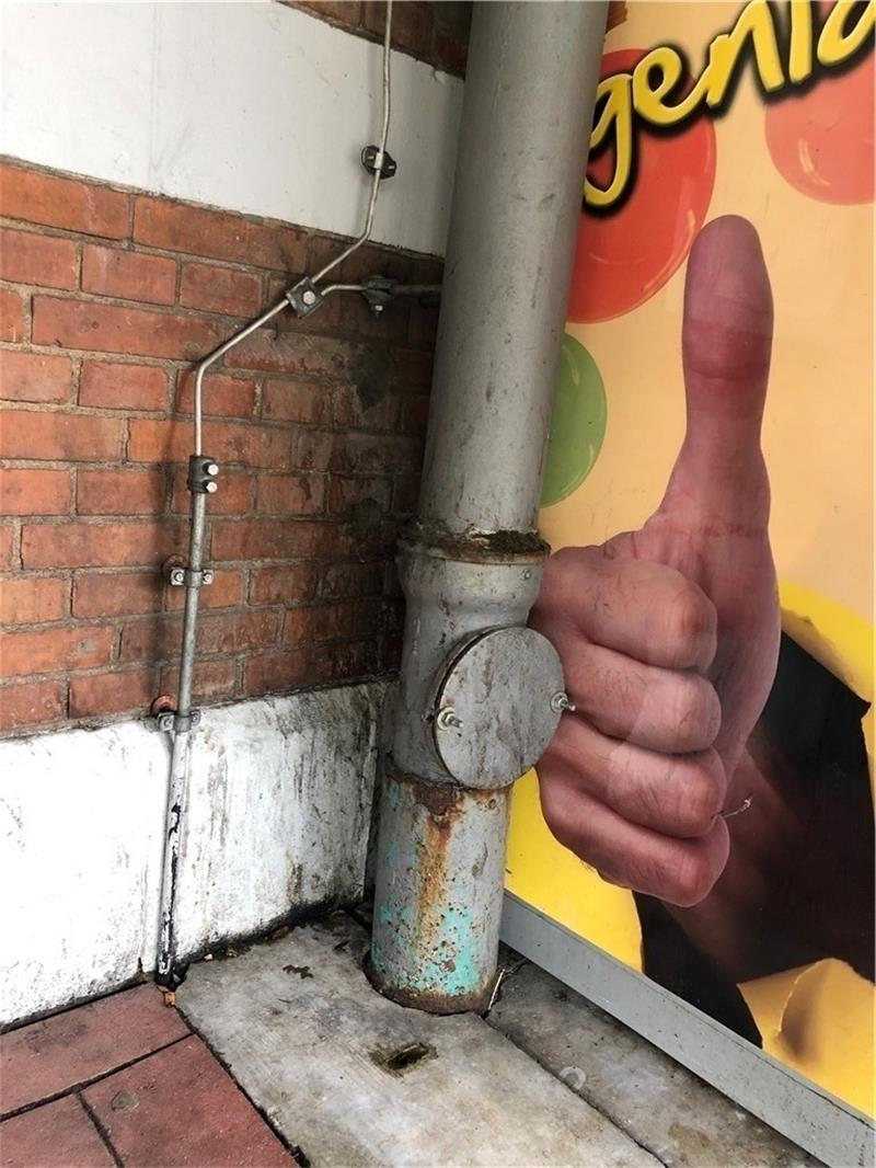 Auf dem Bahnsteig: eine der Schmudedelecken.