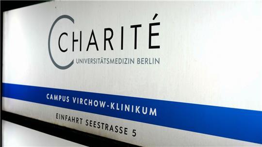 Auf dem Campus Virchow Klinikum der Berliner Charité befindet sich eine Sonderisolierstation zur Behandlung von Patienten mit gefährlichen Infektionskrankheiten. (Archivbild) 