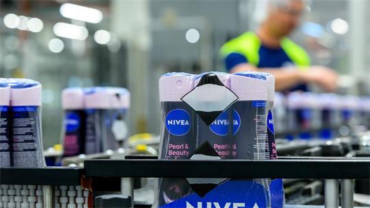 Auf dem Deodorant-Markt hat Beiersdorf nach eigenen Angaben Anteile zurückgewonnen. (Archivbild) 