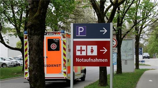 Auf dem Gelände des Inn-Salzach-Klinikums Gabersee in Wasserburg am Inn ist ein Arzt getötet worden.