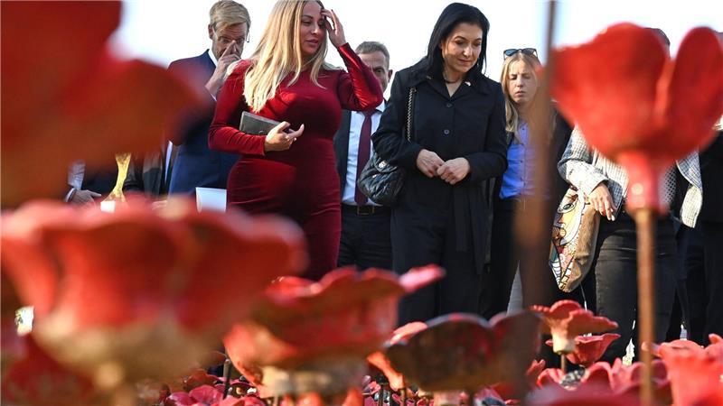 Reiche am Ort des Terrors: „Verneige mich vor den Opfern“ Auf dem Gelände des Nova-Festivals wurden hunderte Menschen ermordet.