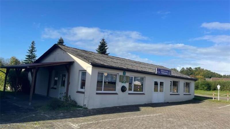 „Keinen Wirt gefunden“: Tiny-Haus-Park statt Gasthof in Wingst Auf dem Grundstück steht das Schützenhaus, das der Schützenverein Weißenmoor gepachtet hat.