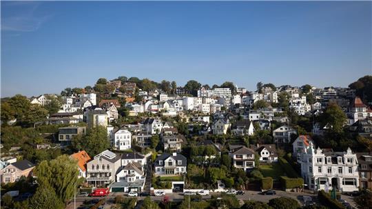 Auf dem Hamburger Immobilienmarkt sind die Verkäufe von Luxuswohnungen und -häusern gestiegen. (Symbolbild)