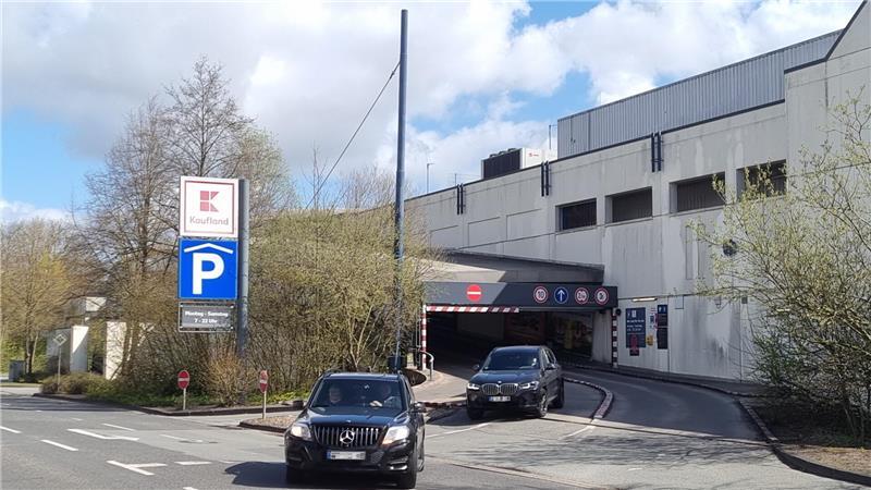 Auf dem Kaufland-Kundenparkplatz darf man maximal zwei Stunden stehen.