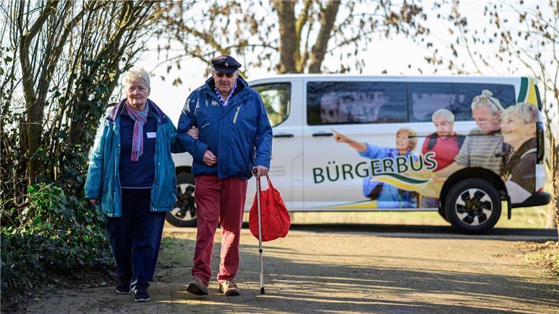 Auf dem Land sind viele Menschen ohne Auto aufgeschmissen. 