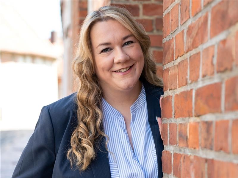 Auf dem Sprung in den Landtag: Melanie Rost-Reinecke in der Stader Altstadt. Foto: Angela Reidies