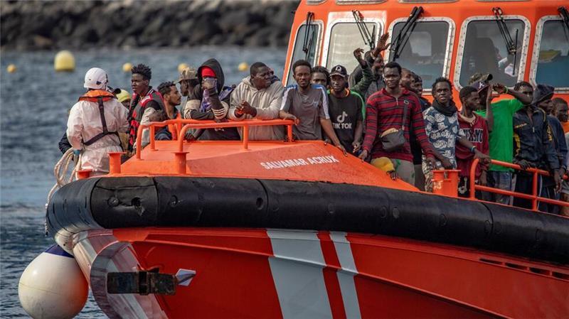 So viele Migranten auf den Kanaren angekommen wie noch nie Auf dem Weg in die erhoffte bessere Zukunft verlieren immer wieder Migranten ihr Leben im Meer. (Archivbild)
