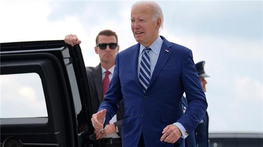 Auf dem Weg zum TV-Studio: US-Präsident Joe Biden tritt in Atlanta gegen Ex-Präsident Donald Trump an.