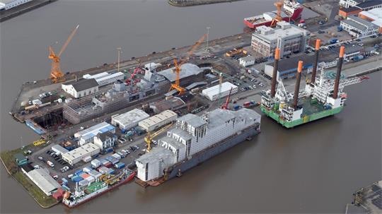 Auf dem eigenen Betriebsgelände will die Lloyd Werft zwei Windkraftanlagen bauen zur günstigen und klimaneutralen Energieversorgung. Aber die Behörden durchkreuzen die Pläne. 