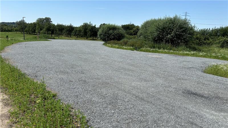 Baustopp! Wohnmobilstellplatz in Horneburg verzögert sich weiter Auf dem geschotterten Stellplatz sollen zukünftig 14 Wohnmobile unterkommen.