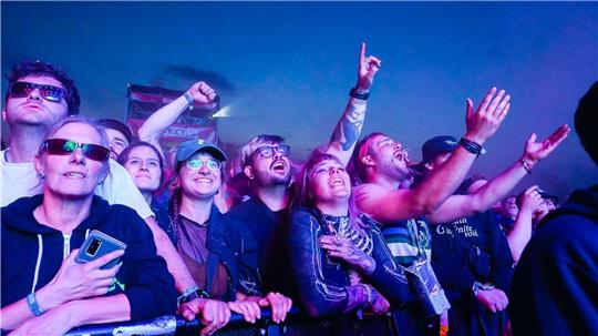 Auf den Bühnen, vor den Bühnen und auf den Zeltplätzen - nur glückliche Menschen beim Hurricane-Festival 2023. Foto: Ulla Heyne