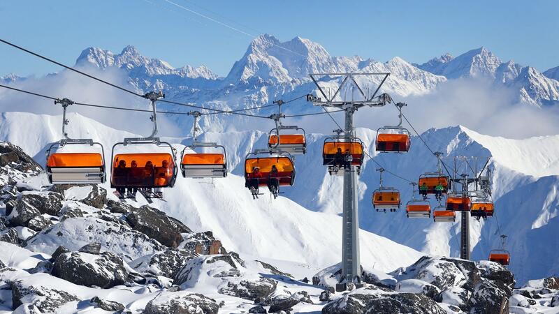 Familien-Skipass in anderen Ländern oft teurer Auf den deutschen Skipisten fahren Familien noch relativ günstig.