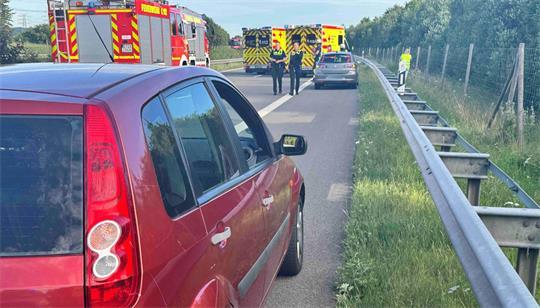 Auf der A26 zwischen Dollern und Stade touchierte ein Ford-Fahrer eine Buxtehuderin im VW Caddy.