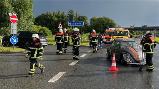 Auf der Altländer Straße in Neuenkirchen kollidierten zwei Fahrzeuge miteinander.