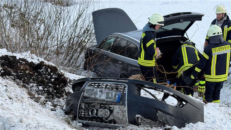 Auf der B74 kam ein Audi von der Straße ab.