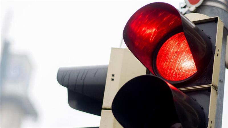 Auf der Baustelle in der Harsefelder Straße in Stade wird eine temporäre Ampelanlage eingerichtet. (Symbolbild)