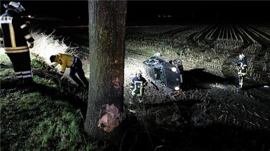 Auf der Bundesstraße 73 bei Himmelpforten ist am Freitagmorgen eine Autofahrerin verunglückt.