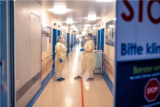 Auf der Isolierstation im Elbe Klinikum Stade. Foto: Daniel Hajduk