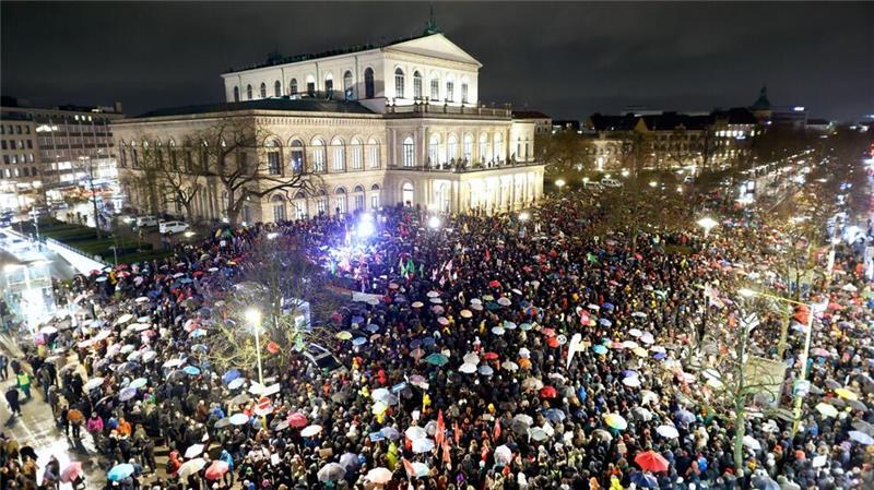 Auf der Kundgebung in Hannover sprach auch Ministerpräsident Stephan Weil (SPD).