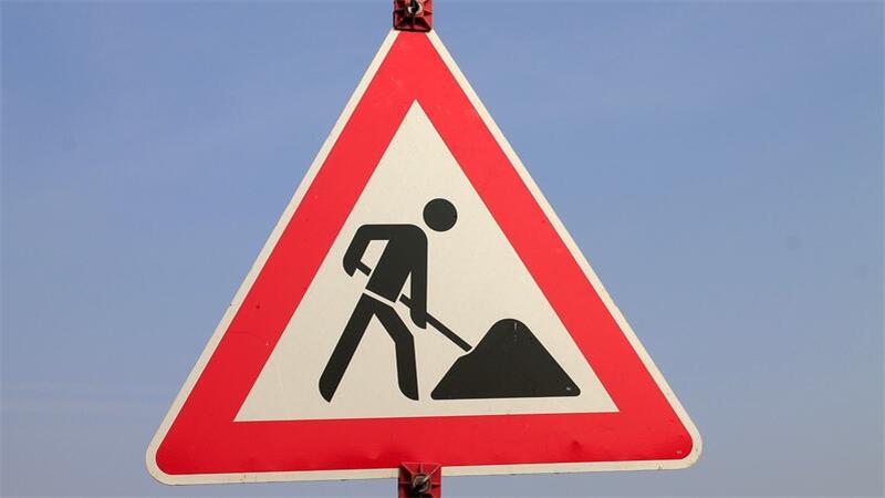 L111 in Kehdingen für fünf Tage voll gesperrt Auf der Landesstraße 111 wird der Asphalt erneuert.