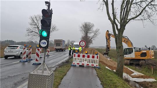 Auf der Pendlerstrecke von Stade nach Kehdingen sind Bauarbeiten gestartet.