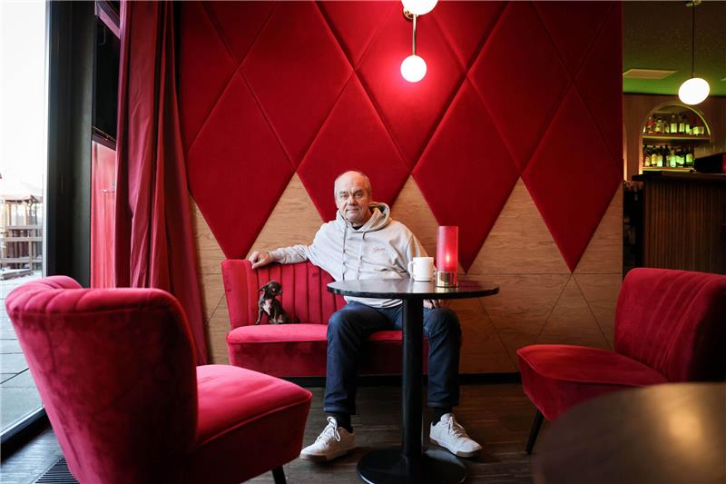 „Der Kiez war am Ende“: Corny Littmann und sein St. Pauli Auf der Reeperbahn, genauer im Foyer des «Schmidts Tivoli»: Theaterchef Corny Littmann. Foto: Christian Charisius/dpa/dpa-tmn