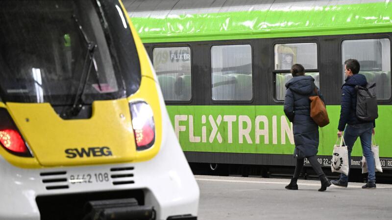 Flixtrain: Erfolgreiche Klage gegen Bahn-Filter Auf der Schiene ein Konkurrent der Bahn: Der Münchener Fernzug-Anbieter Flixtrain.