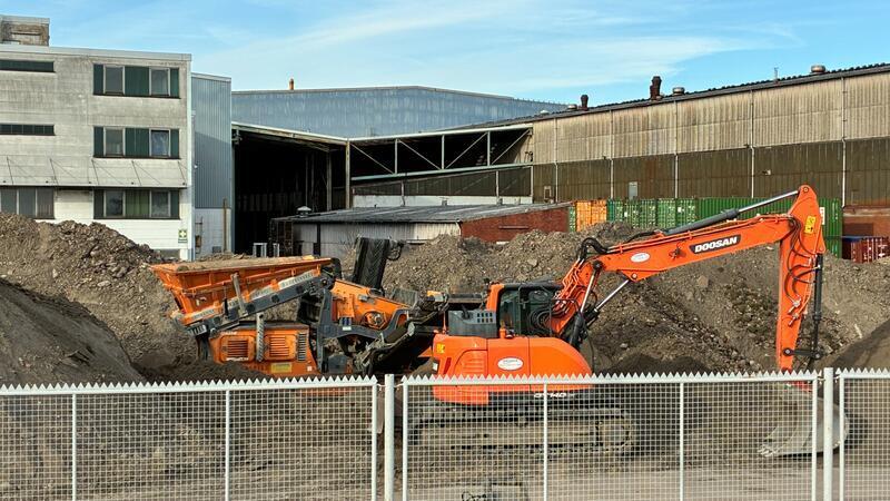 Auf der Sietas-Werft laufen erste Sanierungsmaßnahmen.