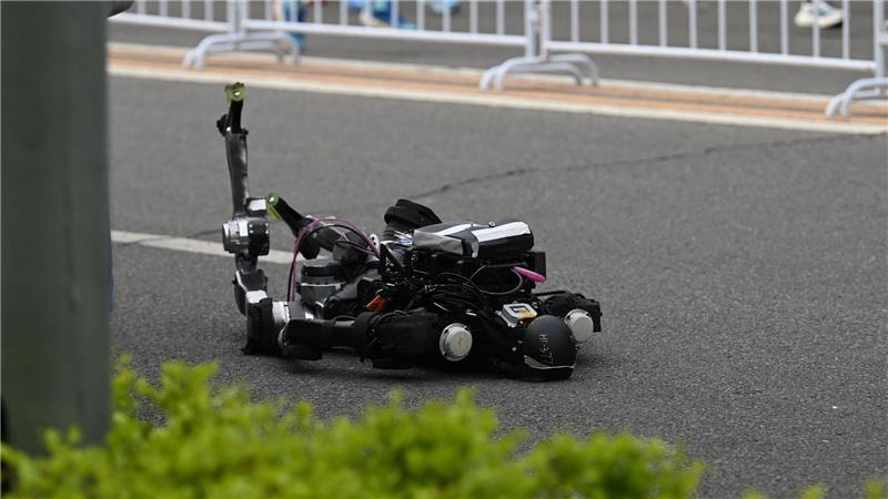 Auf der Strecke kamen auch Roboter zu Fall und mussten ausgetauscht werden. 