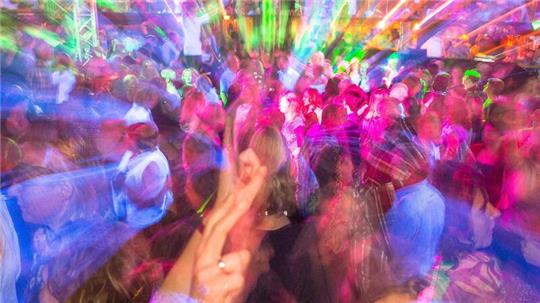 Auf der allerletzten Party im Pam wollen die Gäste noch einmal so richtig abfeiern