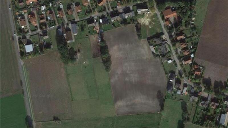 Heinbockeler Baugebiet Kötnerende: Was der Rat jetzt vorhat Auf der freien Fläche rechts im Bild, östlich der Straße Kötnerende und südlich der Straße Im Buschberge, sollen 22 Baugrundstücke entstehen. Der Bebauungsplan wird neu ausgelegt.