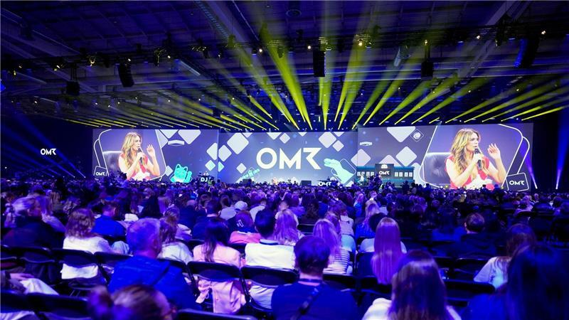 Heidi Klum sind Social-Media-Algorithmen „schnurzegal“ Auf der größten Bühne der OMR stellte Klum auch ihre neuesten Werbe-Partnerschaften vor.