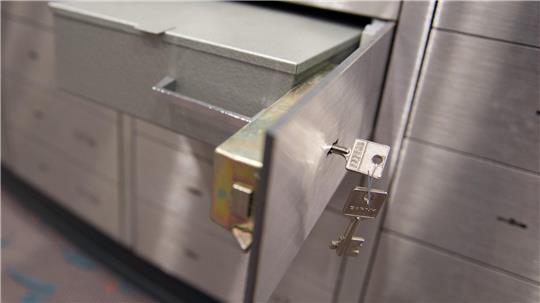 Auf die Größe kommt's an: Wie teuer ein Bankschließfach ist, hängt unter anderem vom einschließbaren Volumen ab. 