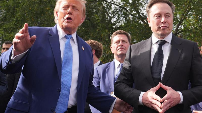 Auf die Unterstützung von Präsident Donald Trump (l.), hier mit Tech-Milliardär Elon Musk, kann sich die KI-Branche bisher verlassen. (Archivbild)
