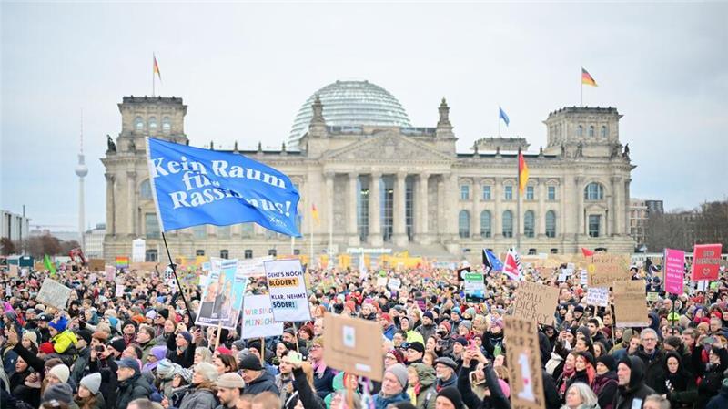 Auf die Wahlumfragen hatten die erregten Debatten im Bundestag und die folgenden Proteste laut Forschern keinen Einfluss. 