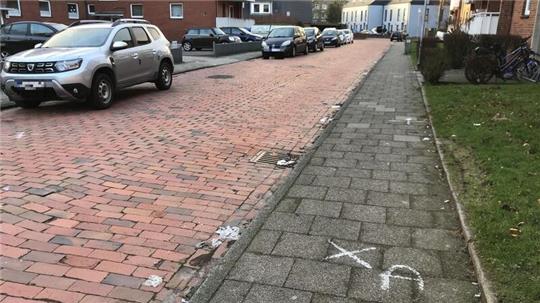 Auf diesem Abschnitt der Straße Hörn wurde das Opfer auf der Fahrbahn liegend leblos entdeckt.