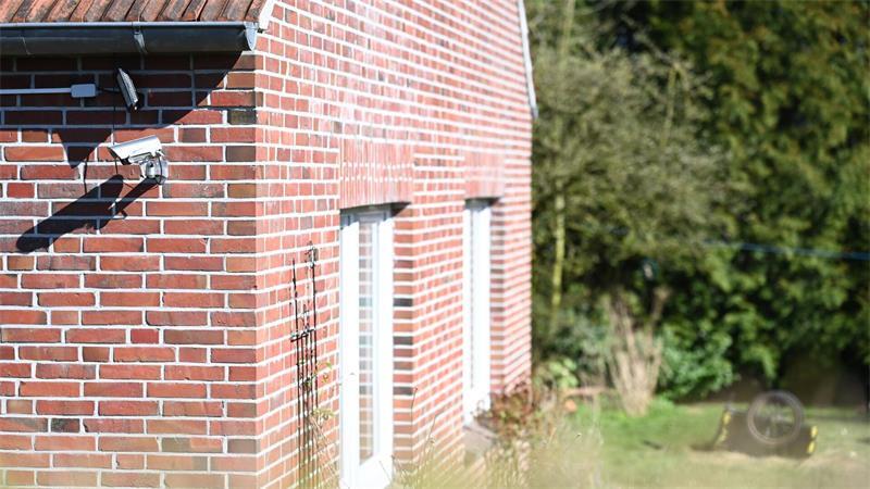 Vergrabene Leiche: Mann bleibt in U-Haft – neue Ermittlungen Auf diesem Grundstück wurde die vergrabene Leiche gefunden. (Archivbild)