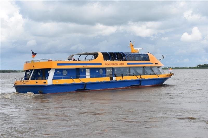 Zukunftssorgen: Lühe-Schulau-Fähre ist für die Elbe ungeeignet Auf dieses Bild müssen die Touristen und die Pendler immer wieder verzichten. Häufig liegt die Lühe-Schulau-Fähre (LSF) reparaturbedingt nicht in Grünendeich, sondern in der Werft in Finkenwerder oder am Pionierübungsplatz an der Lühesander