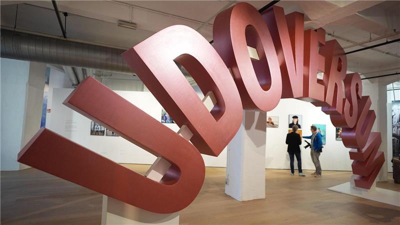 Auf drei Etagen gibt es viel zu sehen aus dem Leben von Udo Lindenberg. 