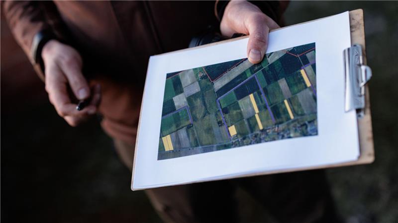 Auf einer Karte sind die Flächen zu sehen, an denen die Rebhuhnzählung sattfindet. 