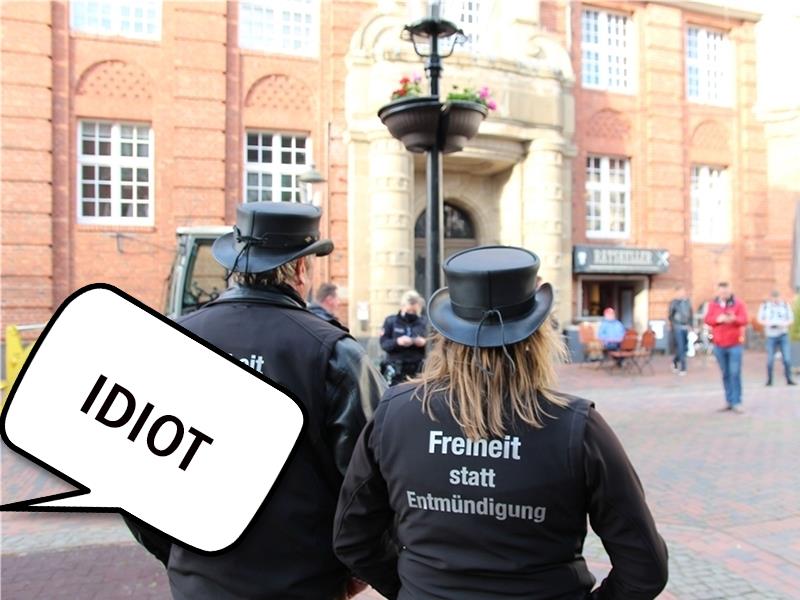 Corona-Leugner: Wenn das Wort „Idiot“ ein Wort zu viel ist Auf einer Kundgebung von Corona-Leugnern in Buxtehude im Dezember 2020 fiel das strafbare Wörtchen „Idiot“.